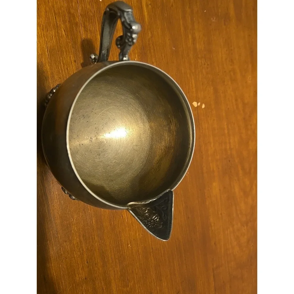 Vintage Leonard Cream and sugar with lid Silver‎ plated footed victorian